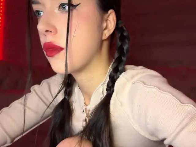 Masturbate to naked camwhore ShinySindel ShinySindel from BongaCams