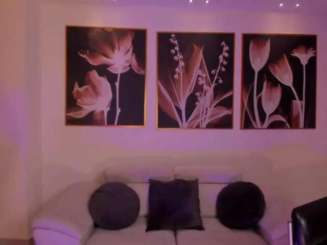 TaraLawrence from BongaCams