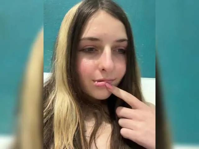 Masturbate to VelvetMoon11, she wants to masturbate for you VelvetMoon11 from BongaCams