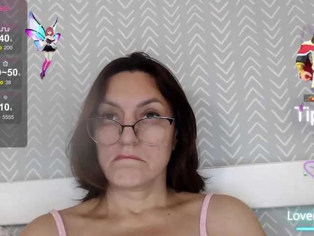 Vivian-Violet from BongaCams