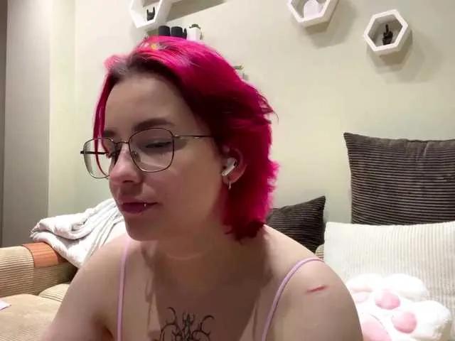Explore YoungAvenoso, she wants to masturbate for you YoungAvenoso from BongaCams