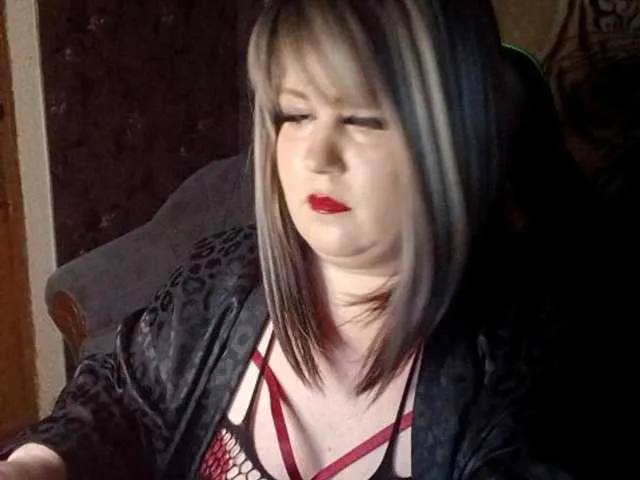 Admire Yuliia, she wants to masturbate for you Yuliia from BongaCams