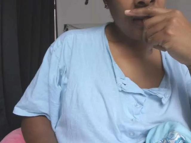 Zuriluxe45 from BongaCams