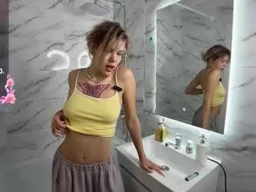 annie_blondy from Chaturbate