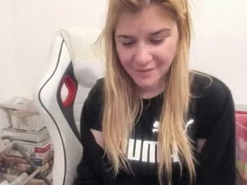 artsyandcraftsy_ from Chaturbate