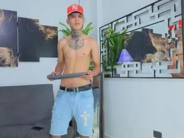 darwin_ggh from Chaturbate