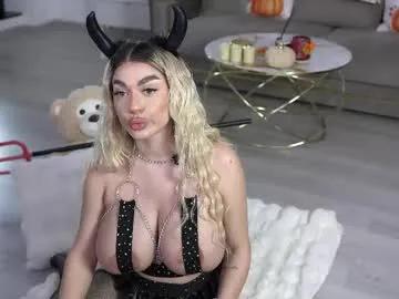 Watch naked camslut Ellyxxxelly ellyxxxelly from Chaturbate