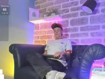 kevinn_blue from Chaturbate