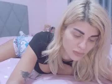 Admire cute stripper Mia_angel mia_angel from Chaturbate