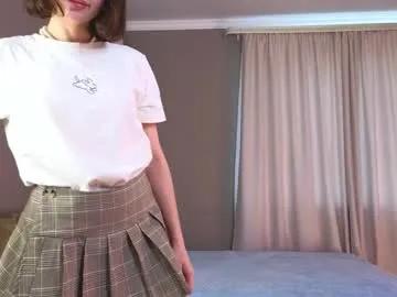 Checkout Chaturbate's Queenelia queenelia from Chaturbate