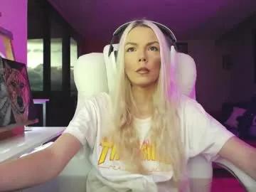 Explore naked model Tinykylie tinykylie from Chaturbate