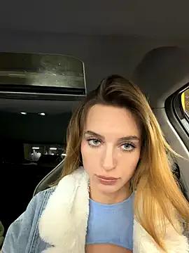 Discover -AngelAri-, she wants to masturbate for you -AngelAri- from StripChat