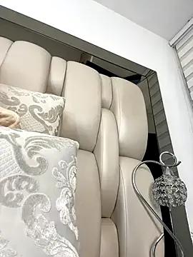 Masturbate to sweet camslut ALISSON_FOXXX1 ALISSON_FOXXX1 from StripChat