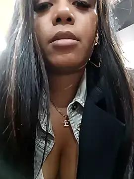 Masturbate to Cindy_damm, she wants to masturbate for you cindy_damm from StripChat