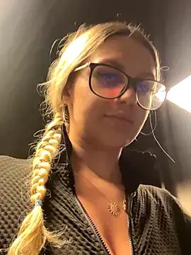 Explore StripChat's DivineDesireDuo DivineDesireDuo from StripChat