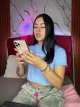 Watch Emily_22x, she wants to masturbate for you emily_22x from StripChat