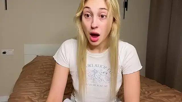 foxy_vivi from StripChat