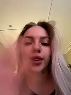 HugeBoobsAlice from StripChat