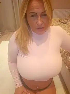 Watch StripChat's Isabellaa04 Isabellaa04 from StripChat