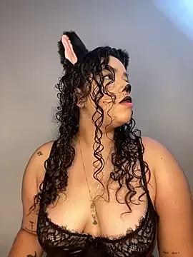 Admire naked model KrisstenSantos krisstenSantos from StripChat