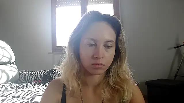 Watch naked performer L_Sofia L_Sofia from StripChat