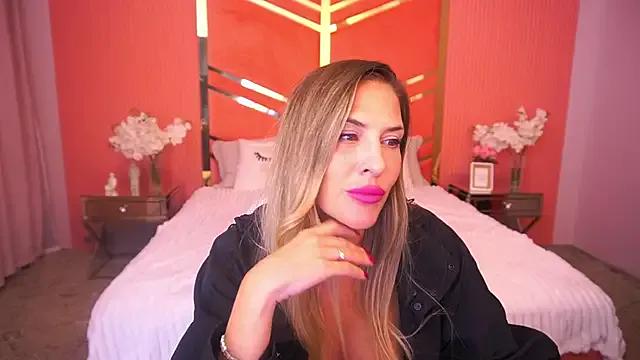 LadyyLaura from StripChat