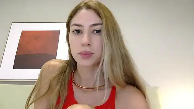 Maiaaxlovee from StripChat