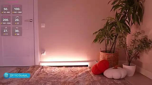 Miablueye from StripChat