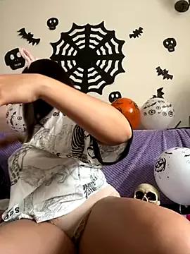 Admire StripChat's MiaCollinssx MiaCollinssx from StripChat