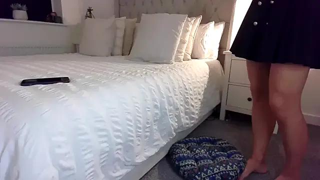 NaughtyMrsKnox from StripChat
