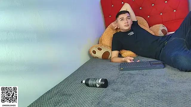 nicoo_2036 from StripChat