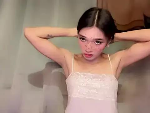 Explore 23 years old queen_lucinda from StripChat queen_lucinda from StripChat