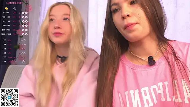 twinkiedust from StripChat