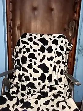 USA4SQUIRT from StripChat