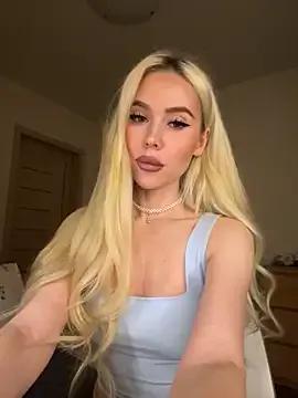 Sweet XDinnax wants you to fuck her body now xDinnax from StripChat