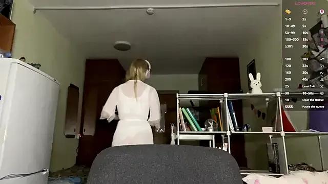 Masturbate to 23 years old xX_Looola_Xx from StripChat xX_Looola_Xx from StripChat