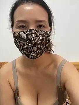 yiyi78900 from StripChat